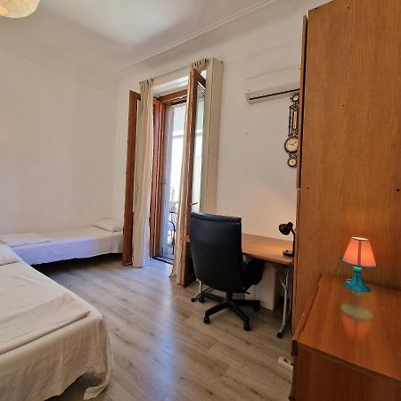 Private Room In A Quiet Apartment In The City Center Milano Esterno foto