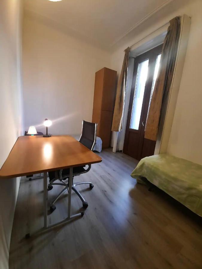 Private Room In A Quiet Apartment In The City Center Milano Esterno foto