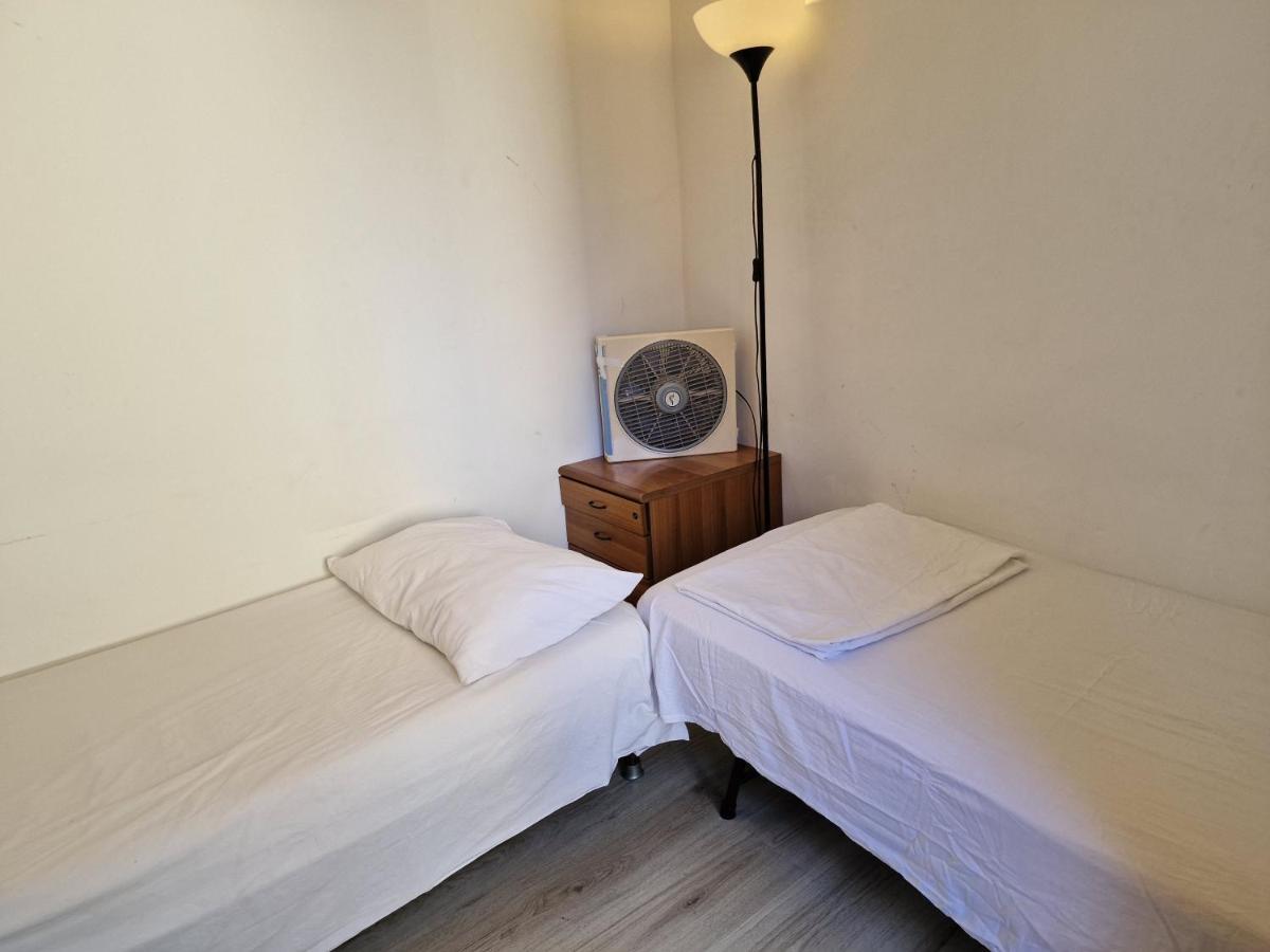 Private Room In A Quiet Apartment In The City Center Milano Esterno foto