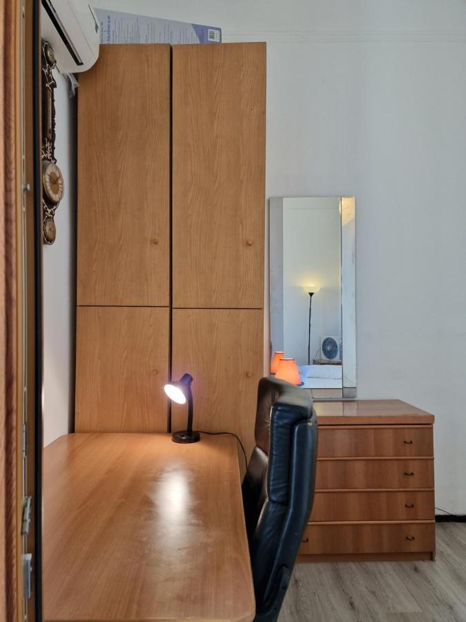 Private Room In A Quiet Apartment In The City Center Milano Esterno foto