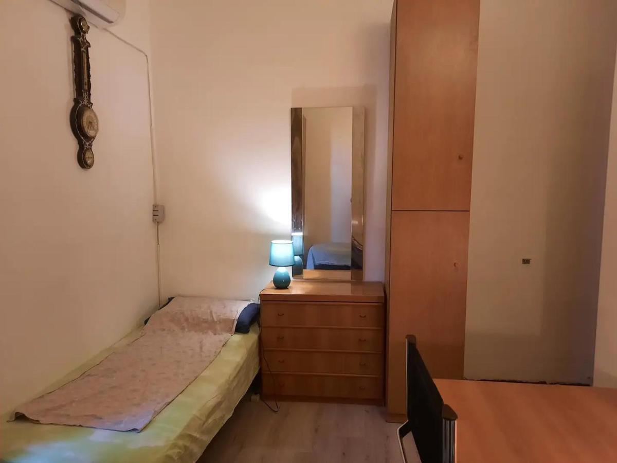 Private Room In A Quiet Apartment In The City Center Milano Esterno foto